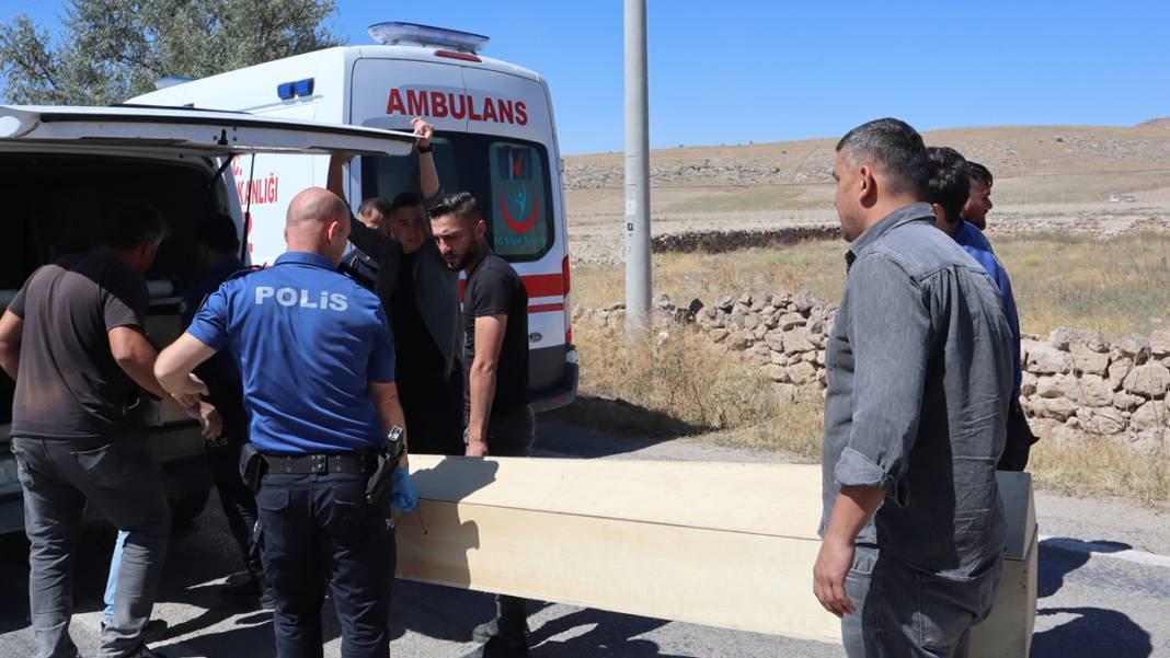 Aksaray'da feci kaza! Araçlar kağıt gibi ezildi: Ölü ve yaralılar var 3